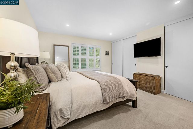 327 Sycamore Hill Ct, Danville, CA 94526