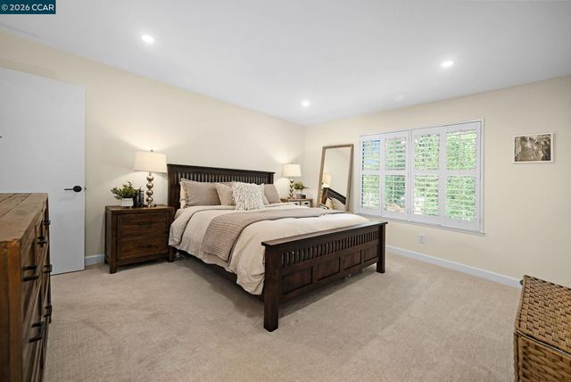 327 Sycamore Hill Ct, Danville, CA 94526