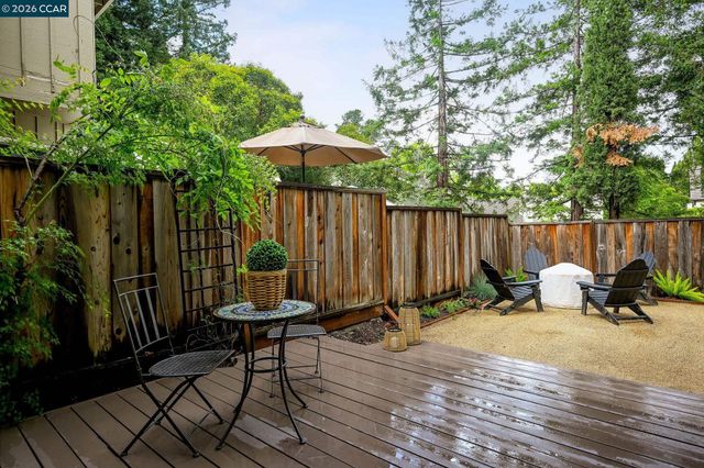 327 Sycamore Hill Ct, Danville, CA 94526