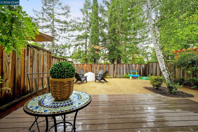 327 Sycamore Hill Ct, Danville, CA 94526