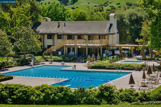 327 Sycamore Hill Ct, Danville, CA 94526