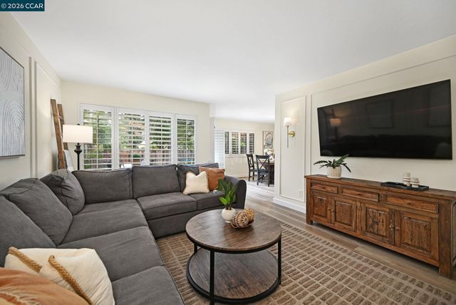 327 Sycamore Hill Ct, Danville, CA 94526