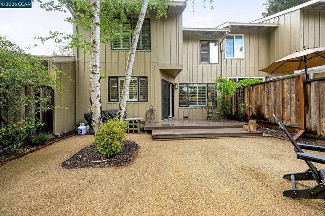 327 Sycamore Hill Ct, Danville, CA 94526