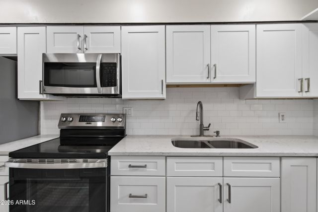 2049 W JOAN DE ARC Avenue, Phoenix, AZ 85029