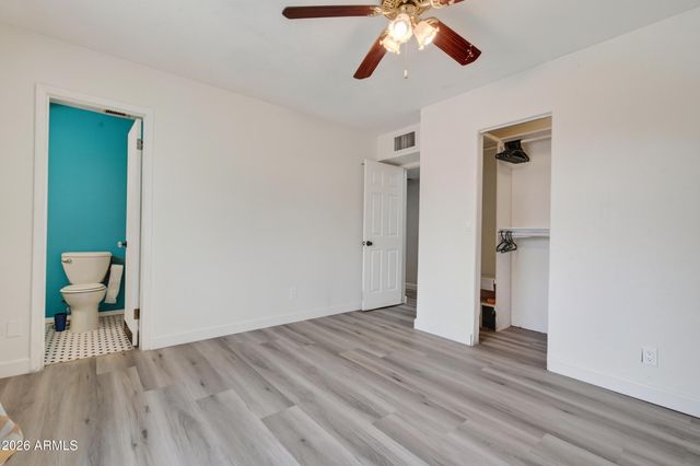 2049 W JOAN DE ARC Avenue, Phoenix, AZ 85029