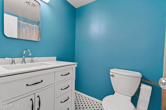 2049 W JOAN DE ARC Avenue, Phoenix, AZ 85029
