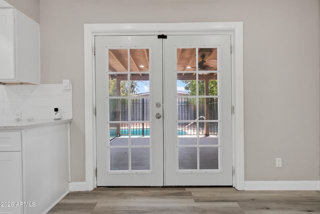 2049 W JOAN DE ARC Avenue, Phoenix, AZ 85029