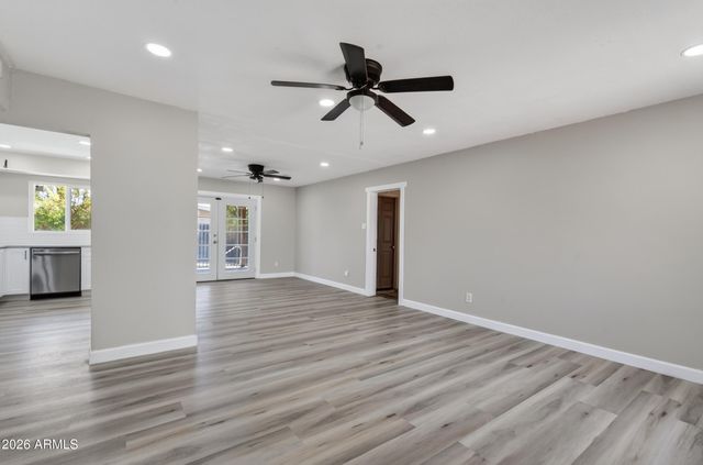 2049 W JOAN DE ARC Avenue, Phoenix, AZ 85029