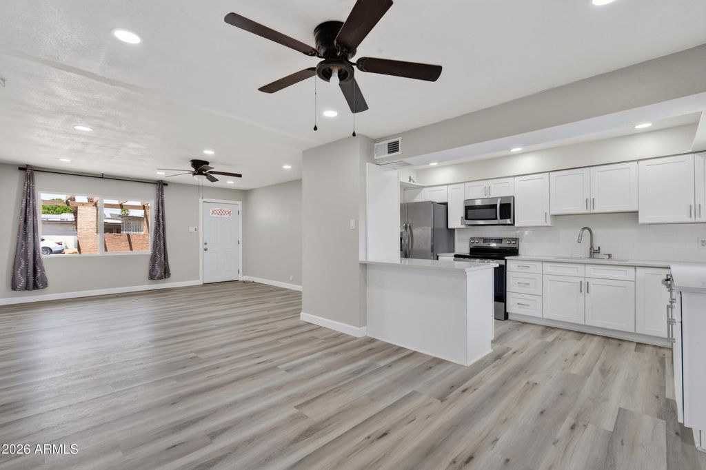 2049 W JOAN DE ARC Avenue, Phoenix, AZ 85029 — photo 5