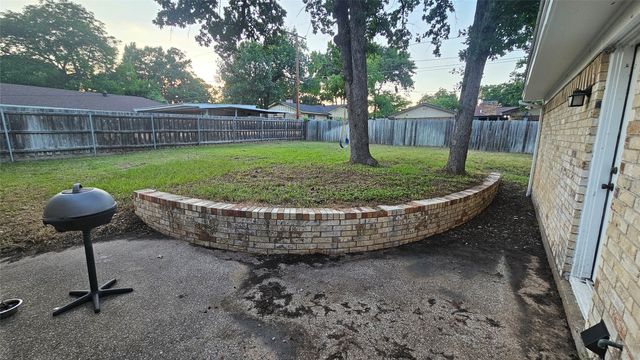 7449 Monterrey Drive, Fort Worth, TX 76112