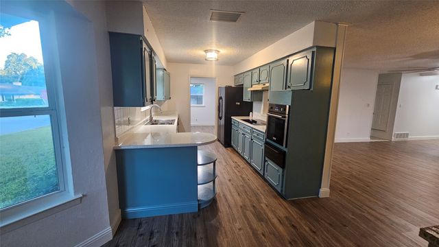 7449 Monterrey Drive, Fort Worth, TX 76112