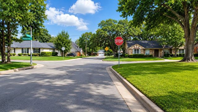 7449 Monterrey Drive, Fort Worth, TX 76112