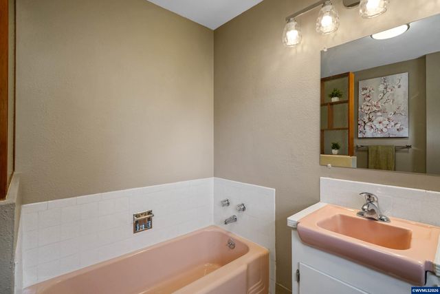 4225 Duane Dr S, Salem, OR 97302