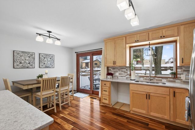 1360 County Road C E, Maplewood, MN 55109