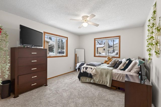 1360 County Road C E, Maplewood, MN 55109