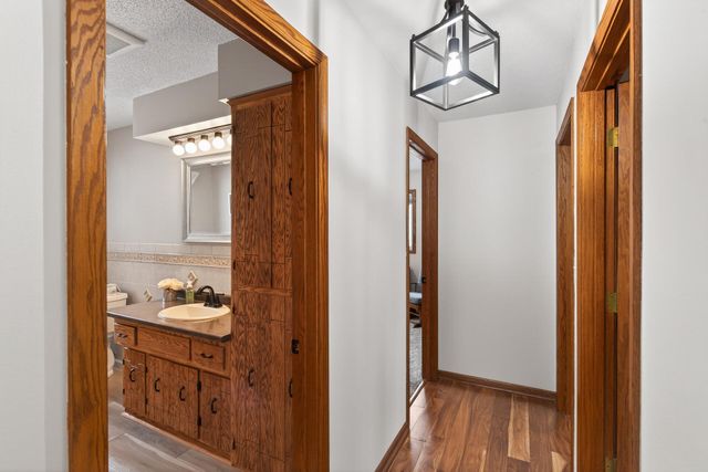 1360 County Road C E, Maplewood, MN 55109