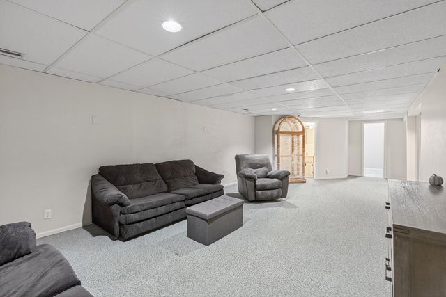 1360 County Road C E, Maplewood, MN 55109