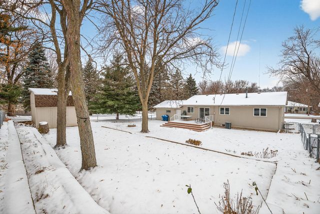 1360 County Road C E, Maplewood, MN 55109