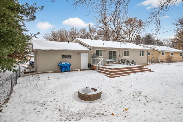 1360 County Road C E, Maplewood, MN 55109