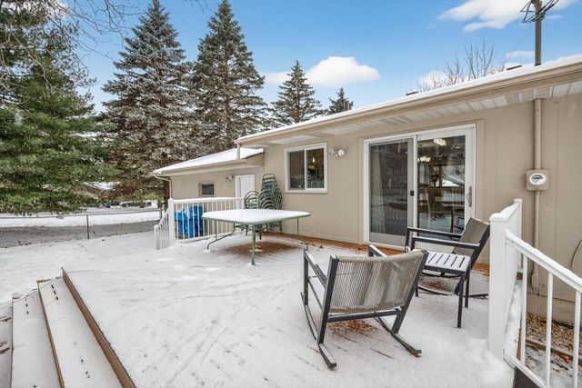 1360 County Road C E, Maplewood, MN 55109