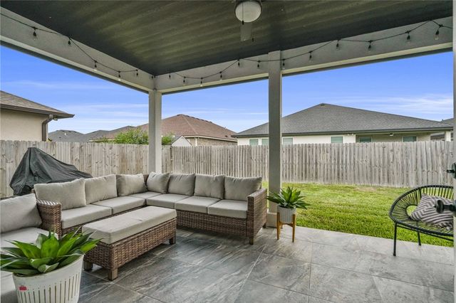 4201 Karo Dr, Corpus Christi, TX 78414