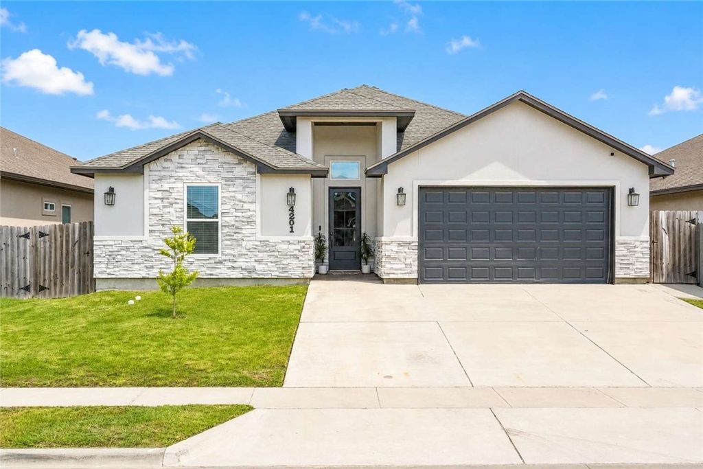 4201 Karo Dr, Corpus Christi, TX 78414