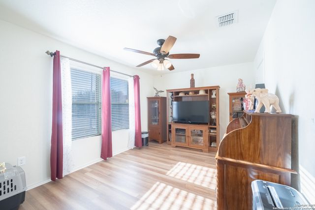 5903 Iris Isle, San Antonio, TX 78218