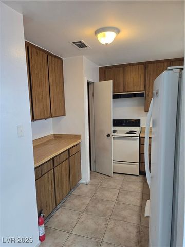 2320 El Molino Circle, Las Vegas, NV 89108