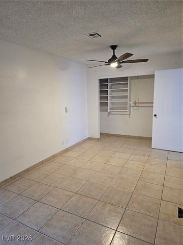 2320 El Molino Circle, Las Vegas, NV 89108