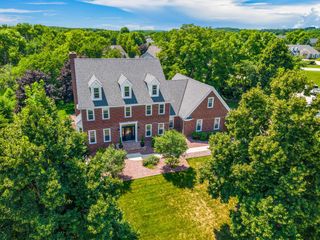 13085 W Woodfield LANE, New Berlin, WI 53151