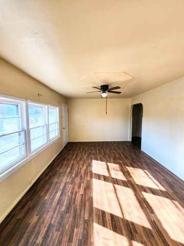 1029 4th Street, West Plains, MO 65775