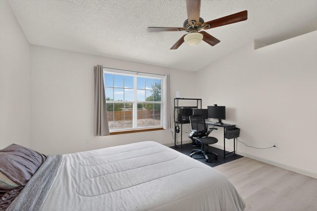 53 Juniper Avenue, Los Lunas, NM 87031