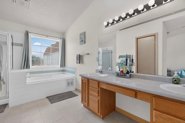 53 Juniper Avenue, Los Lunas, NM 87031