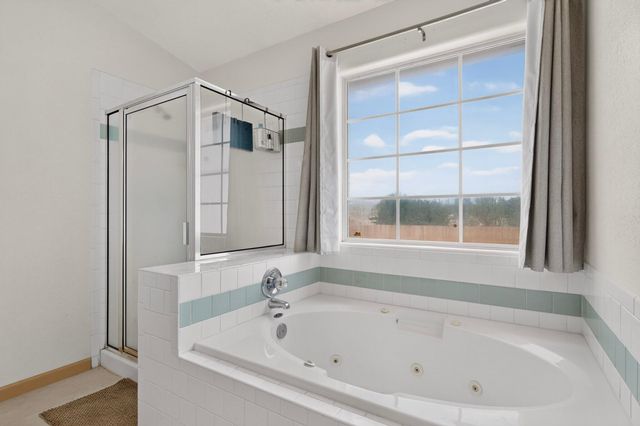 53 Juniper Avenue, Los Lunas, NM 87031