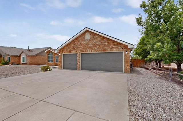 53 Juniper Avenue, Los Lunas, NM 87031