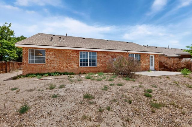 53 Juniper Avenue, Los Lunas, NM 87031