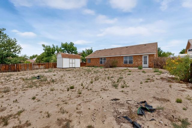 53 Juniper Avenue, Los Lunas, NM 87031