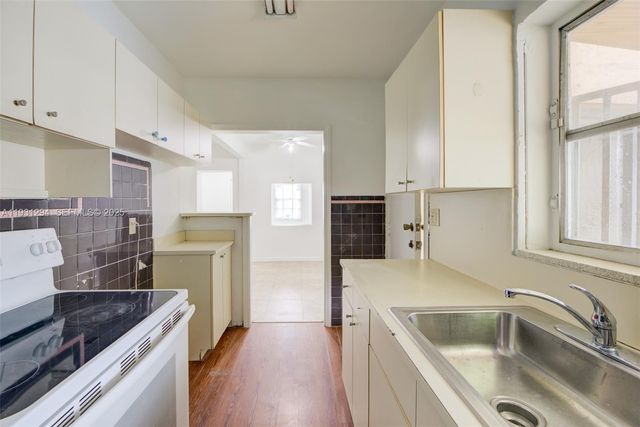 2063 NE 173rd St, North Miami Beach, FL 33162