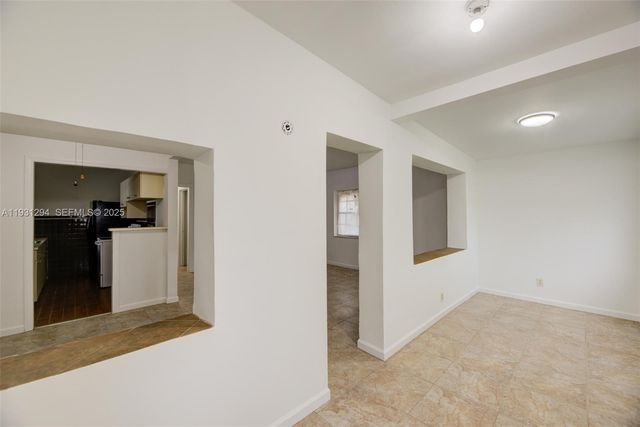 2063 NE 173rd St, North Miami Beach, FL 33162