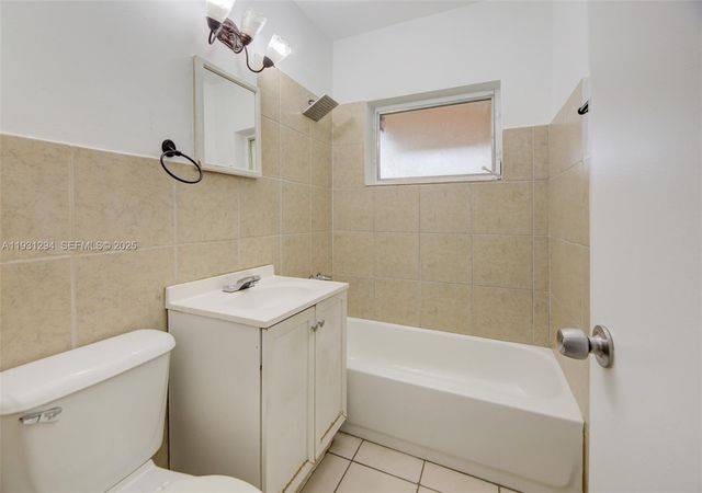 2063 NE 173rd St, North Miami Beach, FL 33162