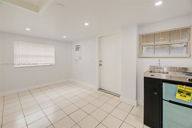 2063 NE 173rd St, North Miami Beach, FL 33162