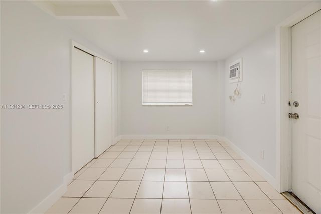 2063 NE 173rd St, North Miami Beach, FL 33162