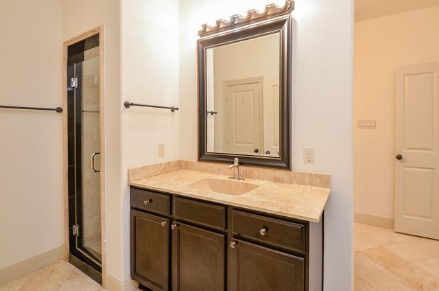1915 Upland Sky Lane, Houston, TX 77043