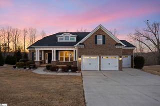 216 Scotts Bluff Drive, Simpsonville, SC 29681
