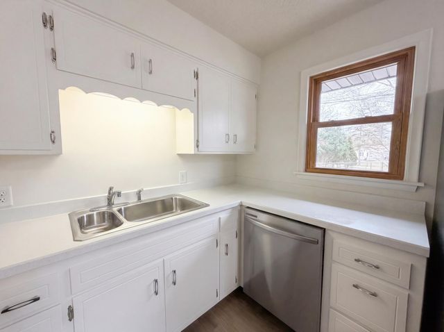 8615 Virginia Circle N, Saint Louis Park, MN 55426