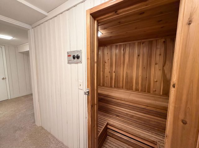 8615 Virginia Circle N, Saint Louis Park, MN 55426