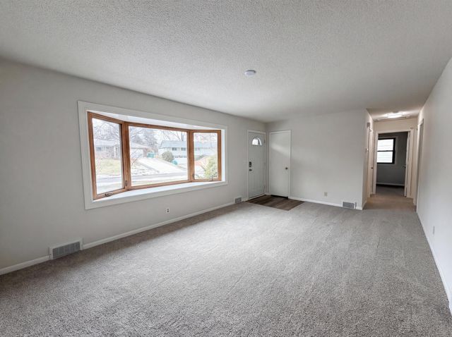 8615 Virginia Circle N, Saint Louis Park, MN 55426