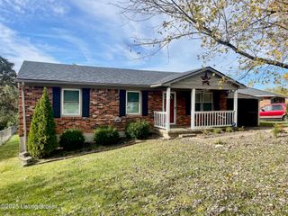 1306 Heatherbourne Dr, La Grange, KY 40031