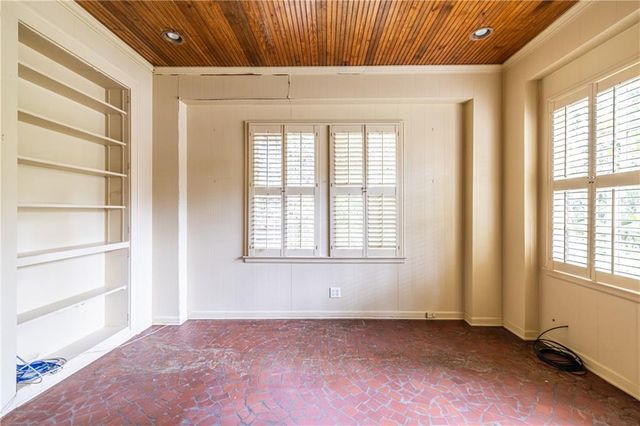 935 Stovall NE Boulevard, Atlanta, GA 30319