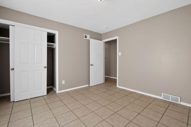 4828 KNIGHT ARNOLD RD, Memphis, TN 38118